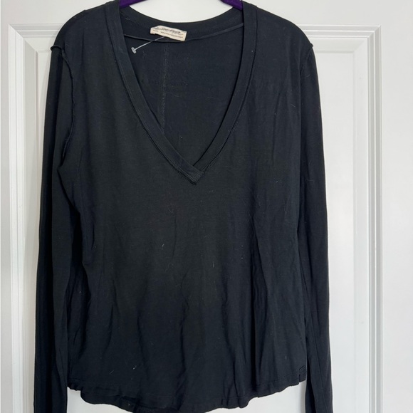 We The Free Tops - NWOT - WE THE FREE / Black V-Neck Long Sleeve Top